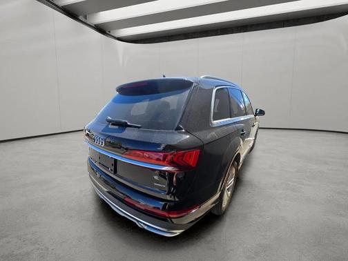 Black 2021 Audi Q7 55 Premium Plus