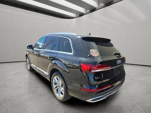 Black 2021 Audi Q7 55 Premium Plus