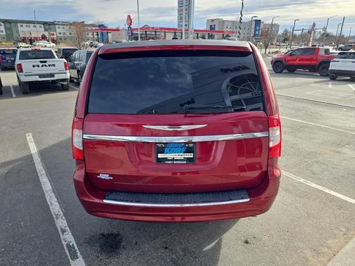 2013 Chrysler Town & Country Touring