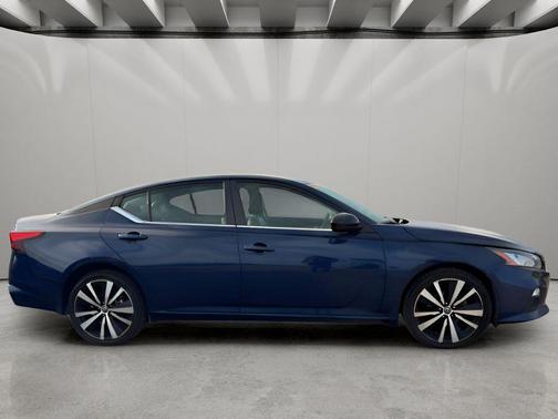 Deep Blue Pearl 2022 Nissan Altima SR Intelligent AWD