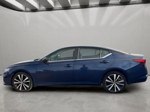 Deep Blue Pearl 2022 Nissan Altima SR Intelligent AWD