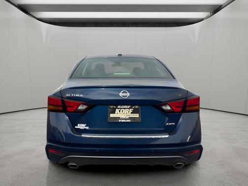 Deep Blue Pearl 2022 Nissan Altima SR Intelligent AWD