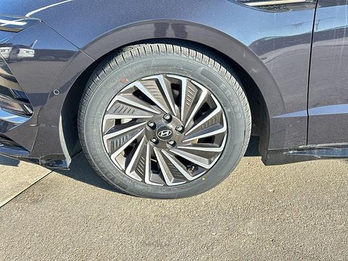 2024 Hyundai SONATA Hybrid Limited