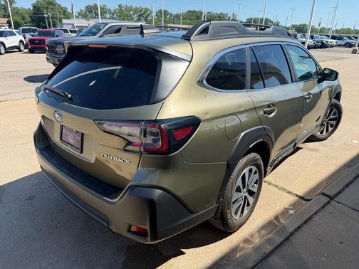 Autumn Green Metallic 2024 Subaru Outback Premium