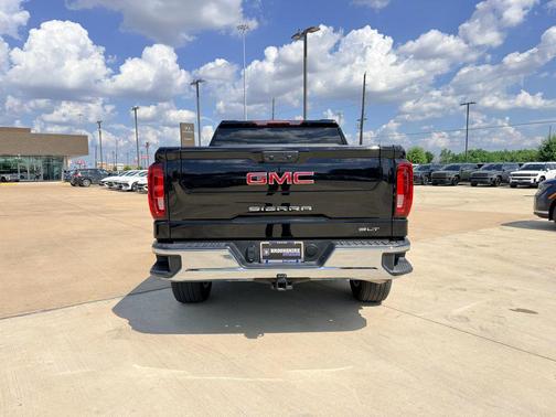 Onyx Black 2026 GMC Sierra 1500 SLT