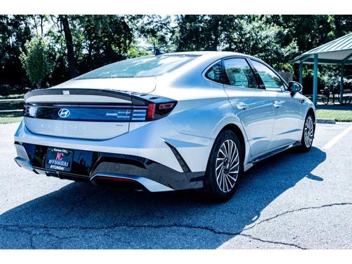 2024 Hyundai SONATA Hybrid SE
