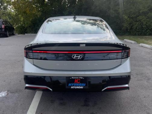 2024 Hyundai SONATA Hybrid SE