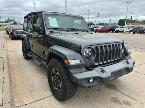 Granite Crystal Metallic Clearcoat 2018 Jeep Wrangler Unlimited Sport