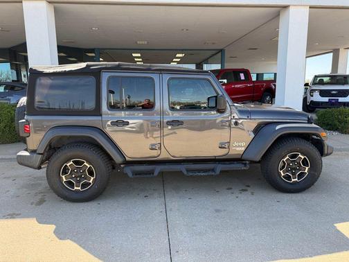 Granite Crystal Metallic Clearcoat 2018 Jeep Wrangler Unlimited Sport