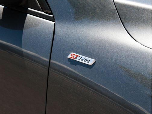 CARBONIZED GRAY METALLIC 2025 Ford Escape ST-Line Select