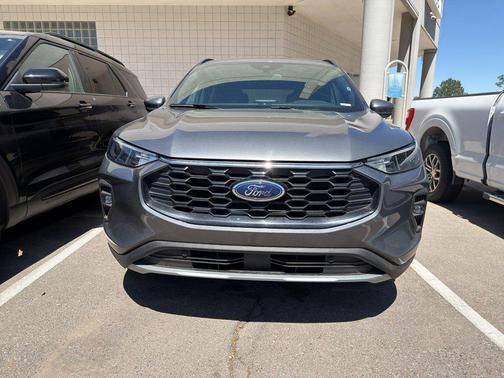 CARBONIZED GRAY METALLIC 2025 Ford Escape ST-Line Select