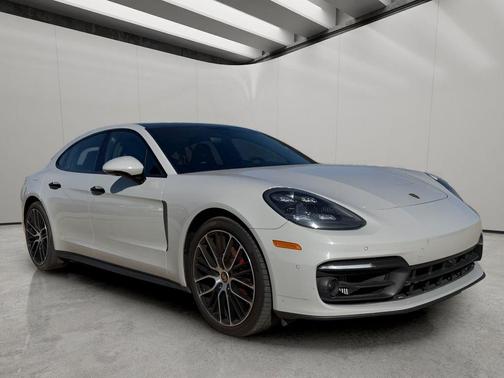 2022 Porsche Panamera 4 Platinum Edition