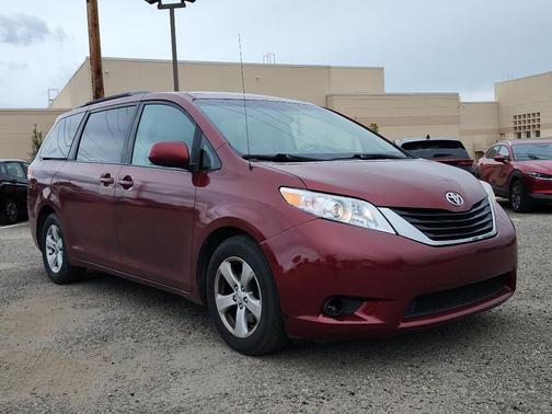 2012 Toyota Sienna LE