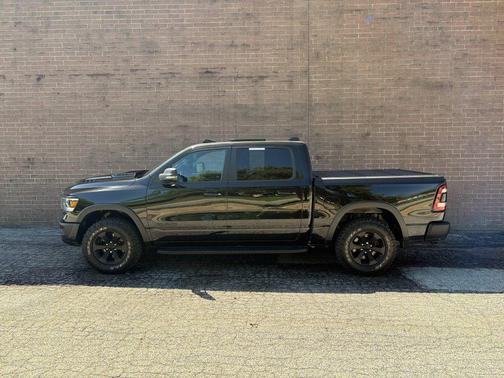 Diamond Black Crystal Pearlcoat 2023 RAM 1500 Rebel