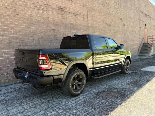 Diamond Black Crystal Pearlcoat 2023 RAM 1500 Rebel