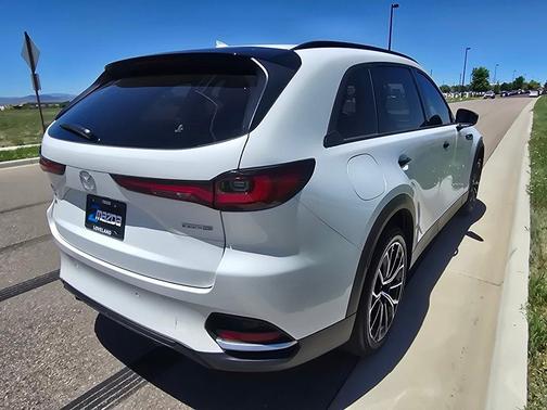 Rhodium White Premium 2025 Mazda CX-70 PHEV Premium Package