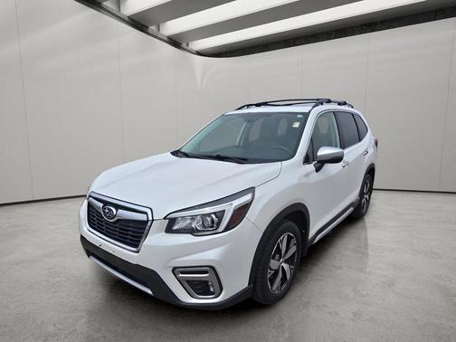 Crystal White Pearl 2019 Subaru Forester Touring