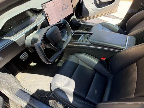 2023 Tesla Model S Plaid