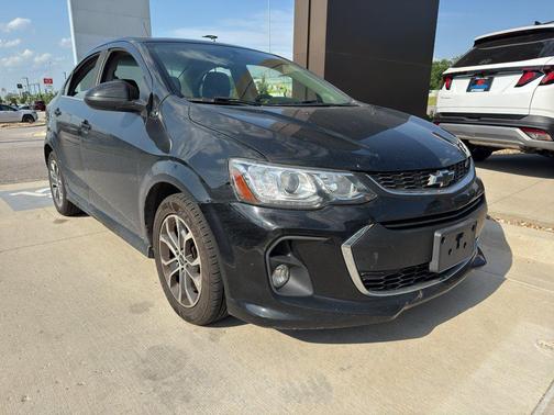 Mosaic Black Metallic 2019 Chevrolet Sonic LT