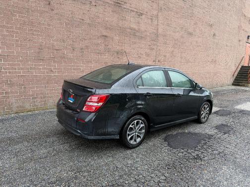 Mosaic Black Metallic 2019 Chevrolet Sonic LT