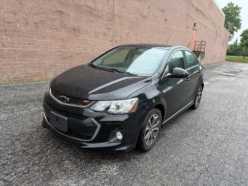 Mosaic Black Metallic 2019 Chevrolet Sonic LT