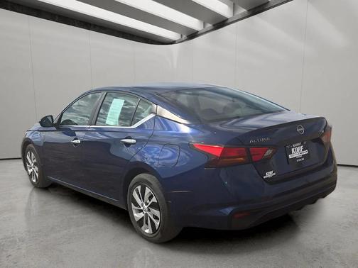 Deep Blue Pearl 2024 Nissan Altima S FWD
