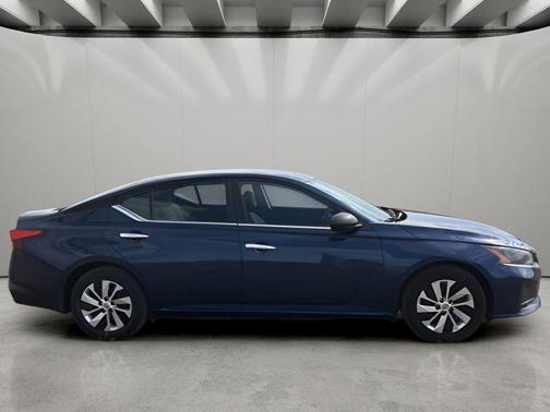 Deep Blue Pearl 2024 Nissan Altima S FWD