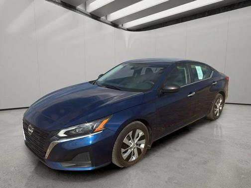 Deep Blue Pearl 2024 Nissan Altima S FWD