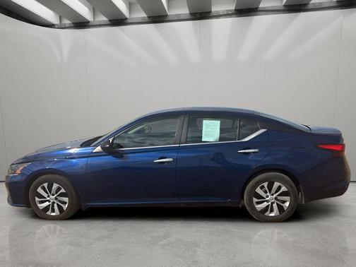 Deep Blue Pearl 2024 Nissan Altima S FWD