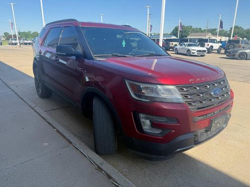 Red 2017 Ford Explorer XLT