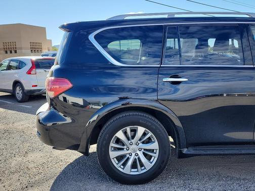 2017 INFINITI QX80 Base