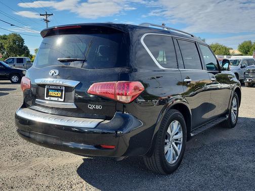 2017 INFINITI QX80 Base