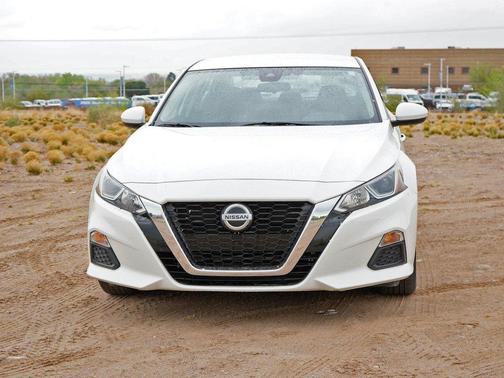 Glacier White 2021 Nissan Altima S FWD