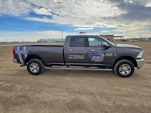 2018 RAM 3500 SLT Crew Cab 4x4 8' Box