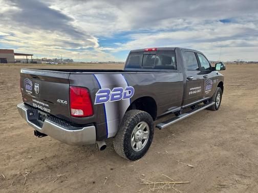 2018 RAM 3500 SLT Crew Cab 4x4 8' Box