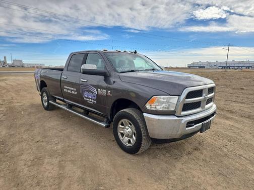 2018 RAM 3500 SLT Crew Cab 4x4 8' Box