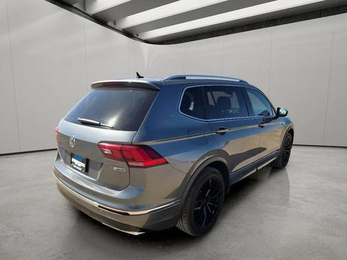Platinum Gray Metallic 2021 Volkswagen Tiguan 2.0T SEL R-Line 4MOTION