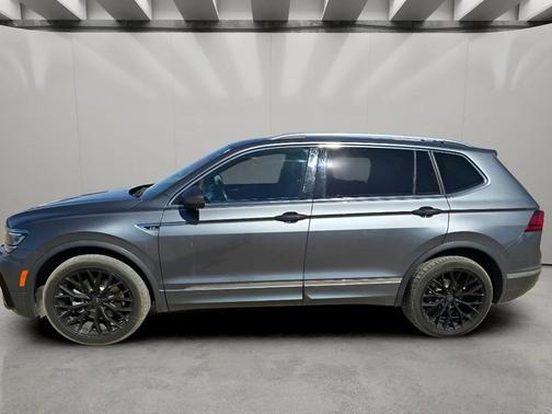 Platinum Gray Metallic 2021 Volkswagen Tiguan 2.0T SEL R-Line 4MOTION