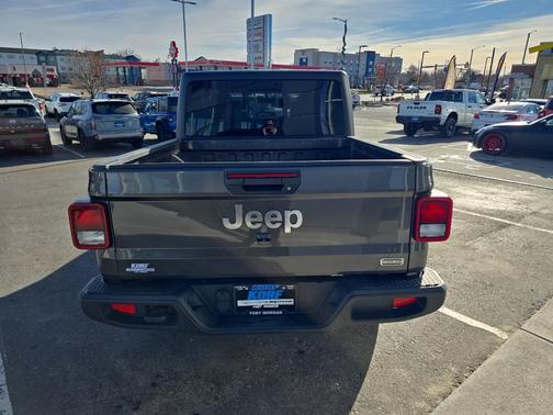 2023 Jeep Gladiator Overland