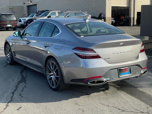 2025 Genesis G70 2.5T RWD