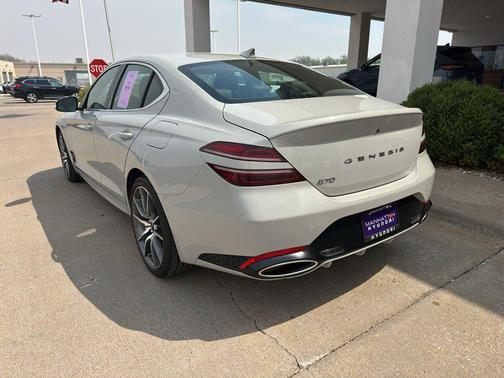 Vatna Gray 2025 Genesis G70 2.5T RWD