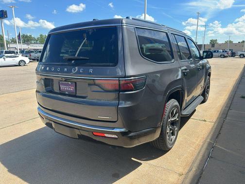 Baltic Gray Metallic Clearcoat 2024 Jeep Wagoneer Series III 4x4