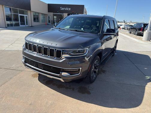 Baltic Gray Metallic Clearcoat 2024 Jeep Wagoneer Series III 4x4