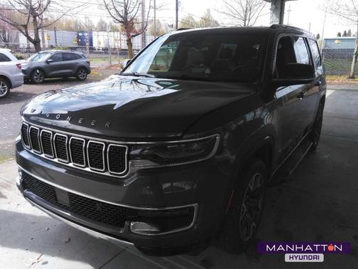 Baltic Gray Metallic Clearcoat 2024 Jeep Wagoneer Series III 4x4