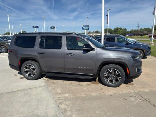 Baltic Gray Metallic Clearcoat 2024 Jeep Wagoneer Series III 4x4