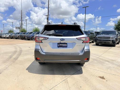 Ice Silver Metallic 2025 Subaru Outback Premium