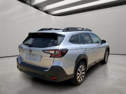 Ice Silver Metallic 2025 Subaru Outback Premium