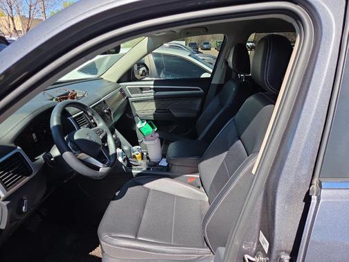 2023 Volkswagen Atlas 3.6L SE w/Technology