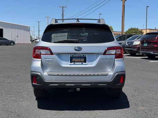 Ice Silver Metallic 2018 Subaru Outback 2.5i Limited