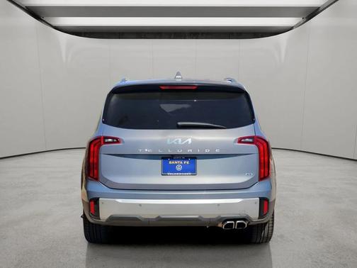 Everlasting Silver 2023 Kia Telluride S